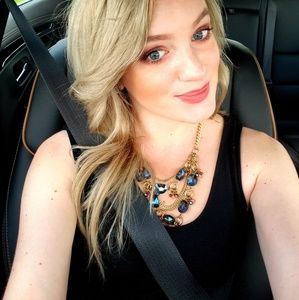 Meet your Posher, Kayla